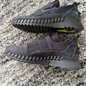 Ecco Black and Gray Women's Sneakers